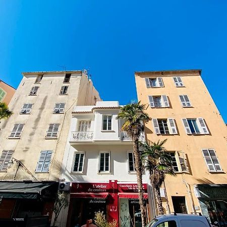 Les Suites R Bonaparte - Appartements De Standing Au Coeur De La Vieille Ville Pietonne Ajaccio  Extérieur photo