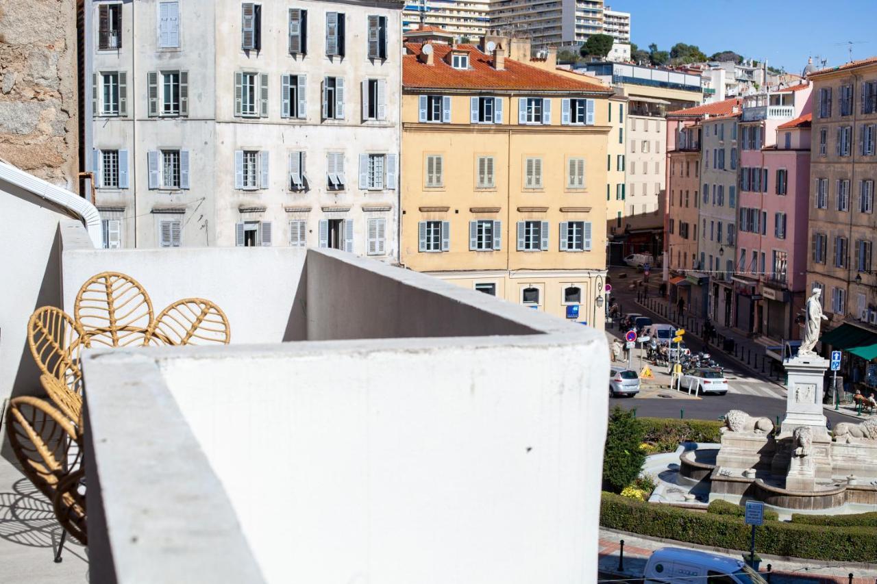 Les Suites R Bonaparte - Appartements De Standing Au Coeur De La Vieille Ville Pietonne Ajaccio  Extérieur photo